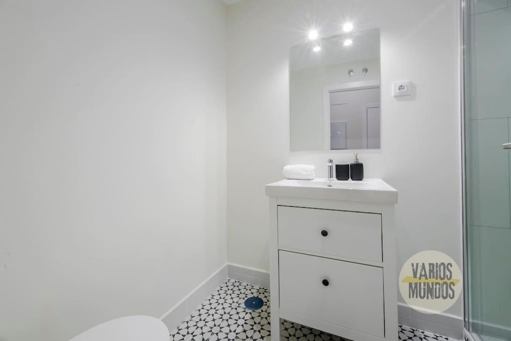 Cozy Y Centrico Apt Para 6Pax En Plaza Del Carmen E2 Madrid Kültér fotó
